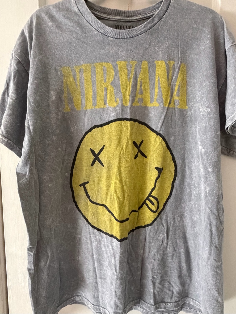 NIRVANA Gray Graphic Tee with Yellow Smiley Sz XL - Picture 2 of 2
